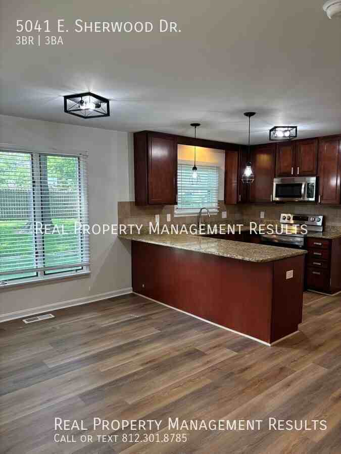 5041 E Sherwood Dr - Photo 3 of 18
