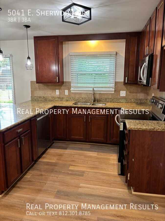 5041 E Sherwood Dr - Photo 4 of 18