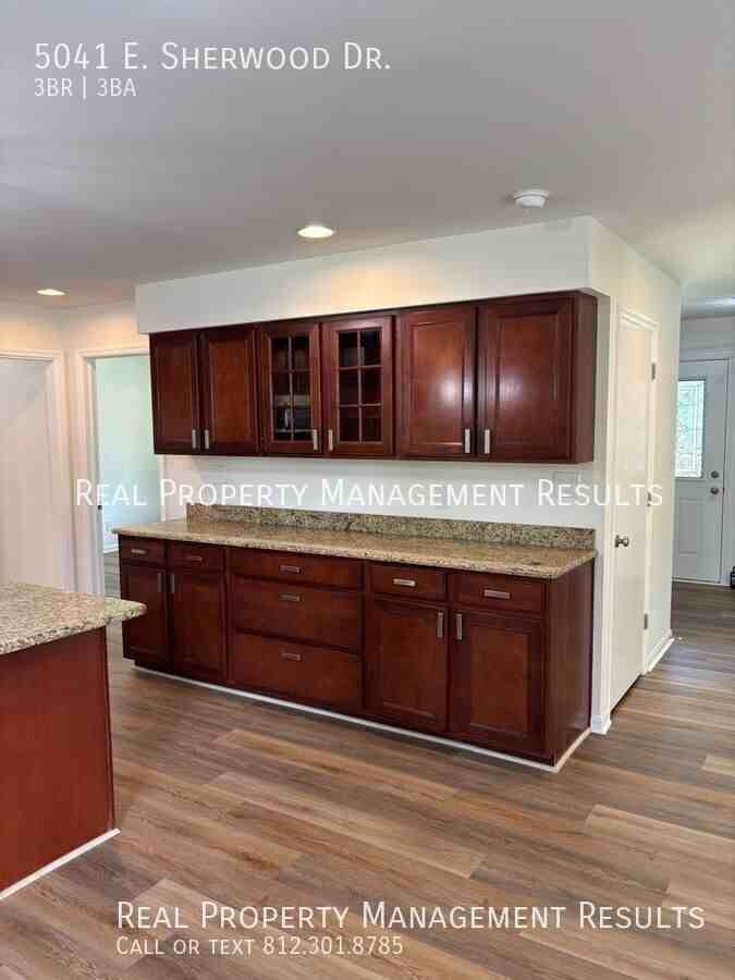 5041 E Sherwood Dr - Photo 5 of 18