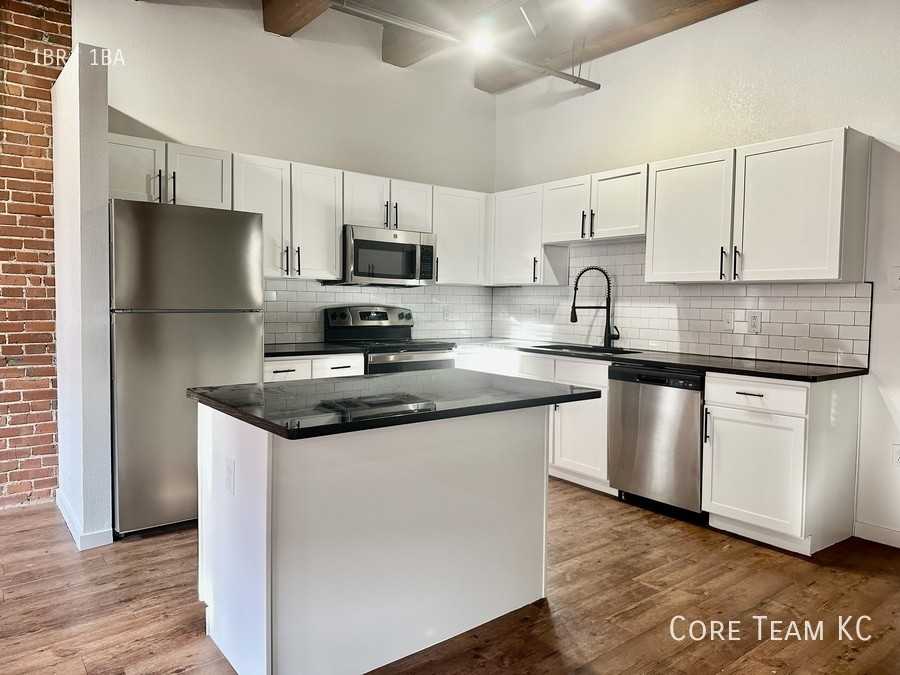 204 Walnut St - 205, Kansas City, MO, 64106 #205 - Photo 4 of 23