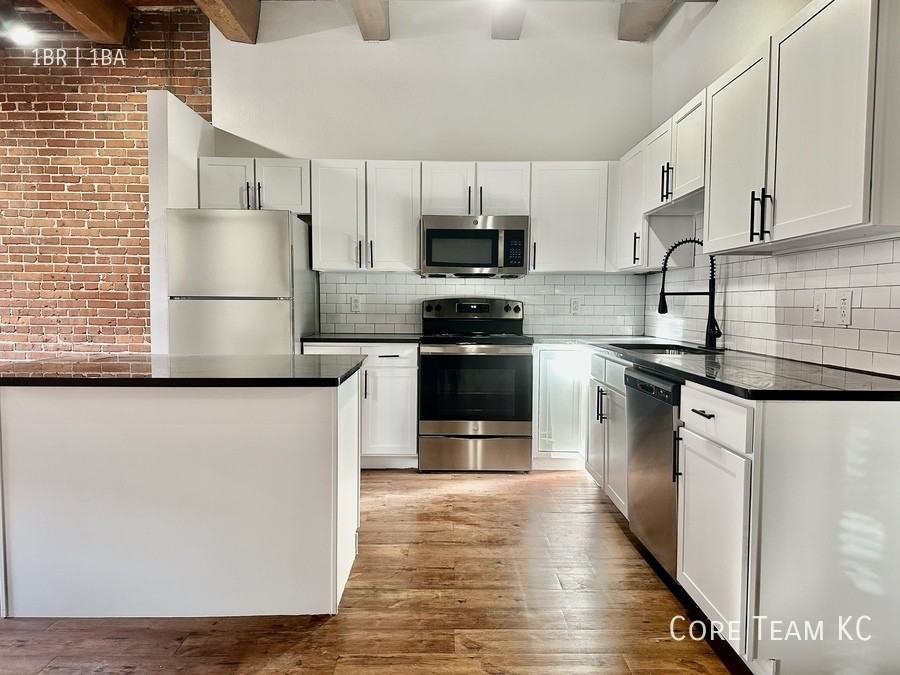 204 Walnut St - 205, Kansas City, MO, 64106 #205 - Photo 5 of 23