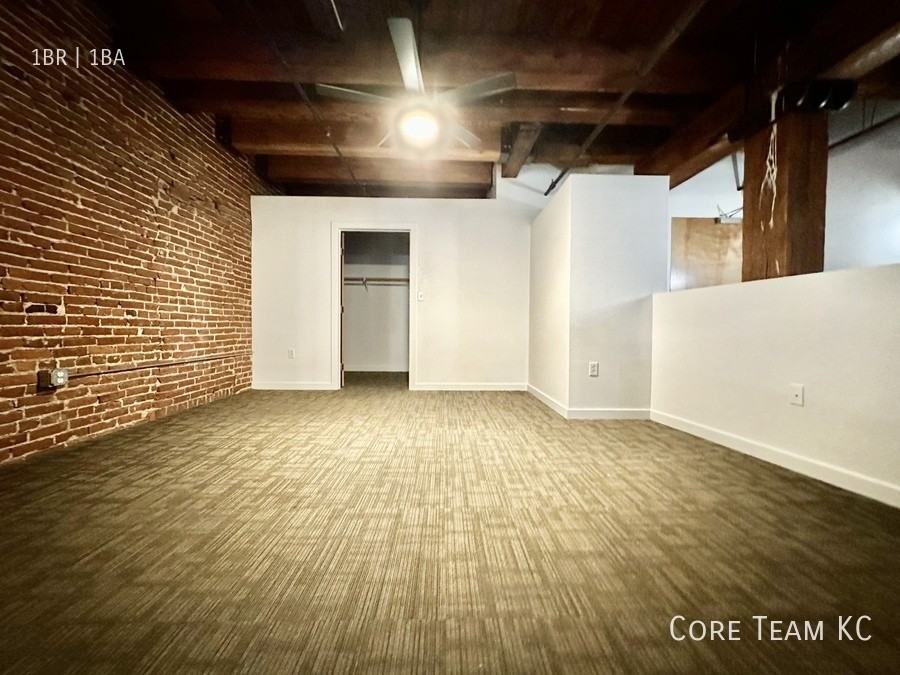 204 Walnut St - 205, Kansas City, MO, 64106 #205 - Photo 6 of 23