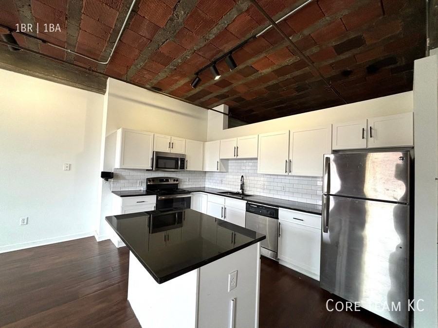 204 Walnut St #401
