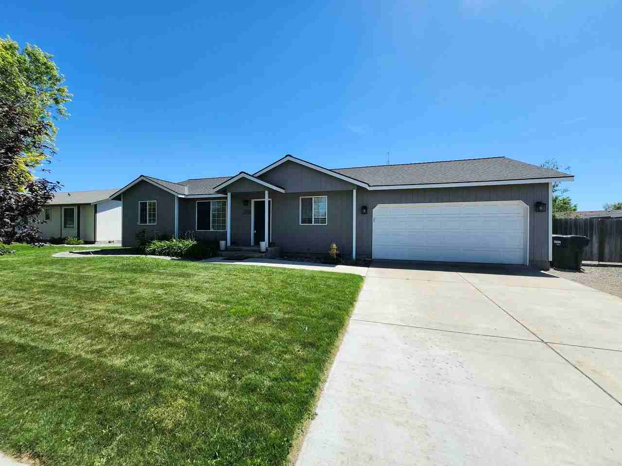 4914 Sinai Dr - Photo 2 of 19
