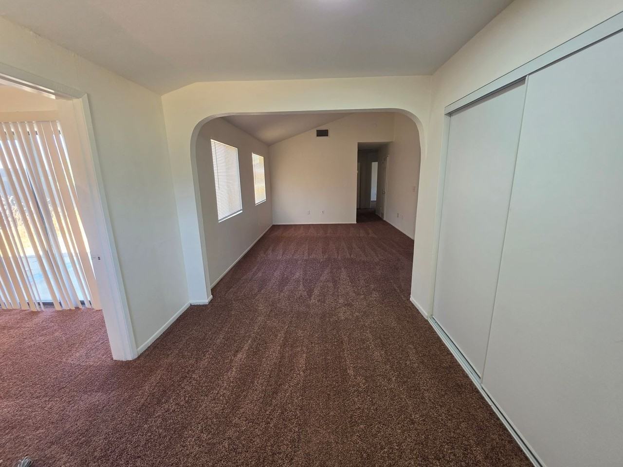 27121 Meridian St - Photo 3 of 15