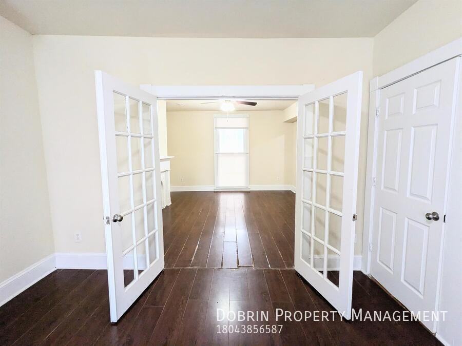 704 W Clay St - Photo 5 of 17
