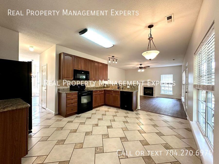 4775 Covington Dr Nw - Photo 3 of 27