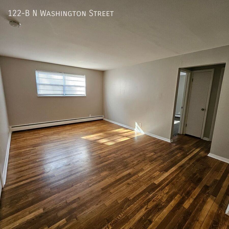 122 N Washington St Apt B - Photo 2 of 11