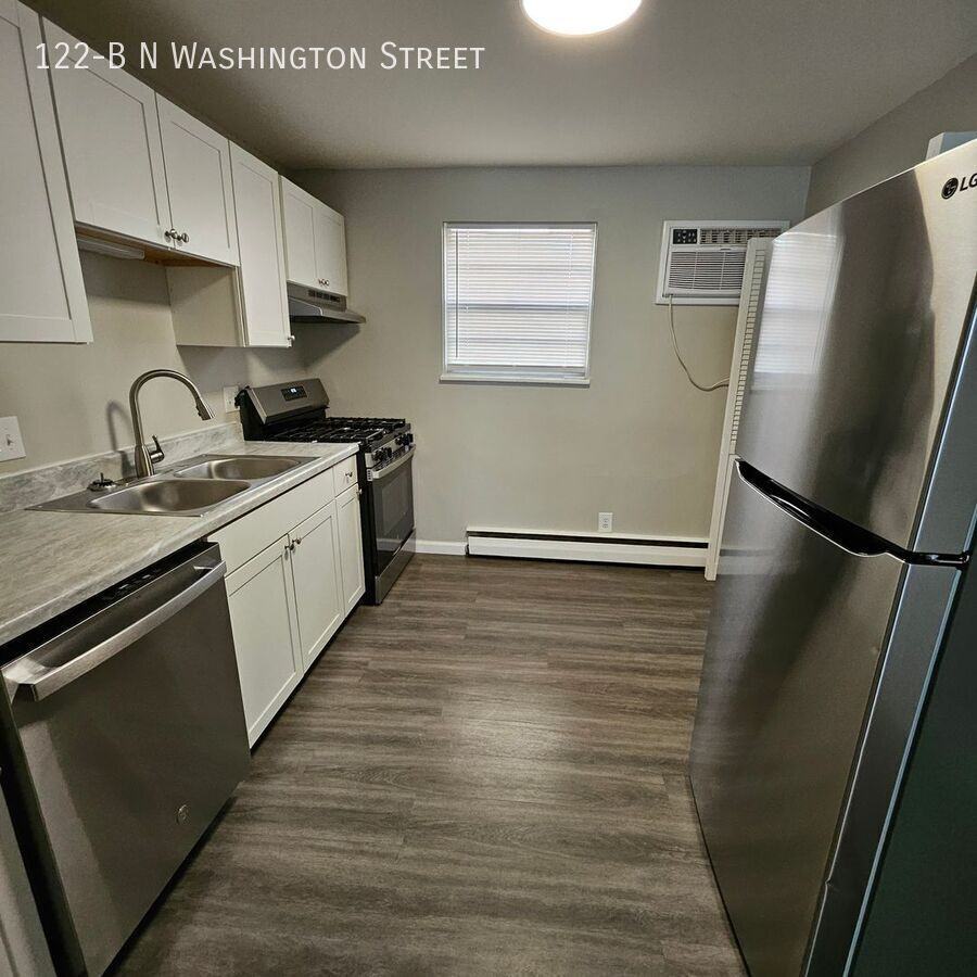 122 N Washington St Apt B - Photo 4 of 11