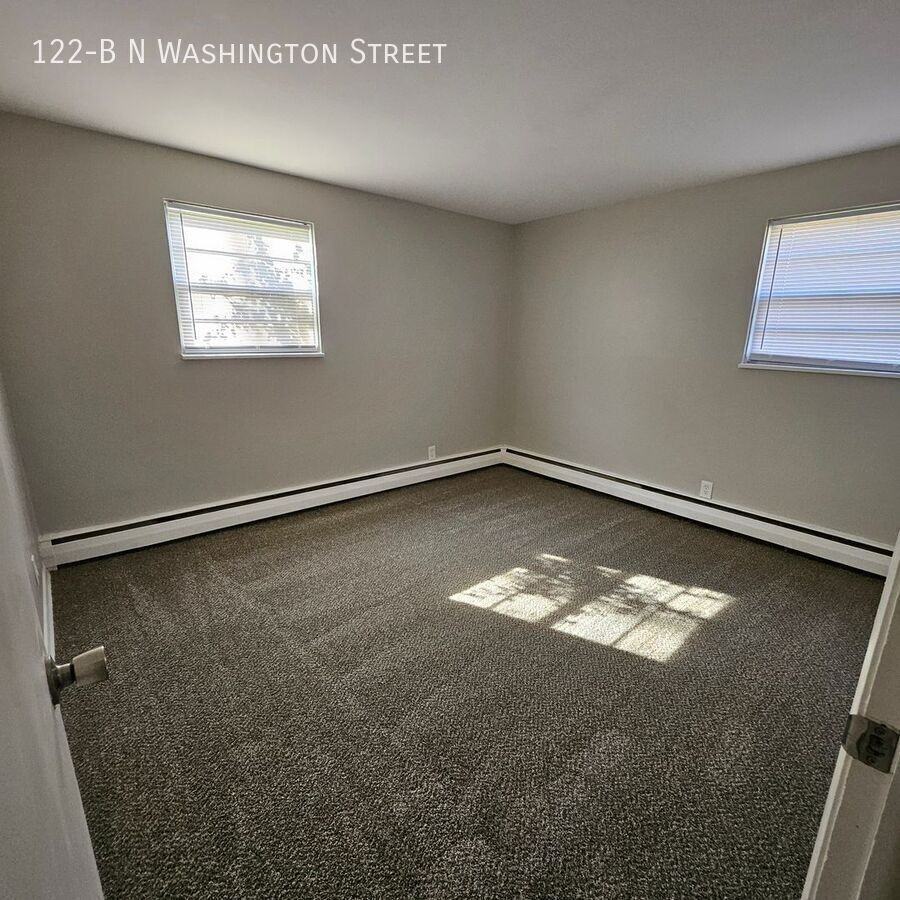 122 N Washington St Apt B - Photo 6 of 11