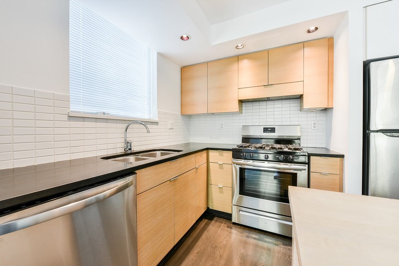 305, 1055 Homer Street - 1 #V - Photo 3 of 17