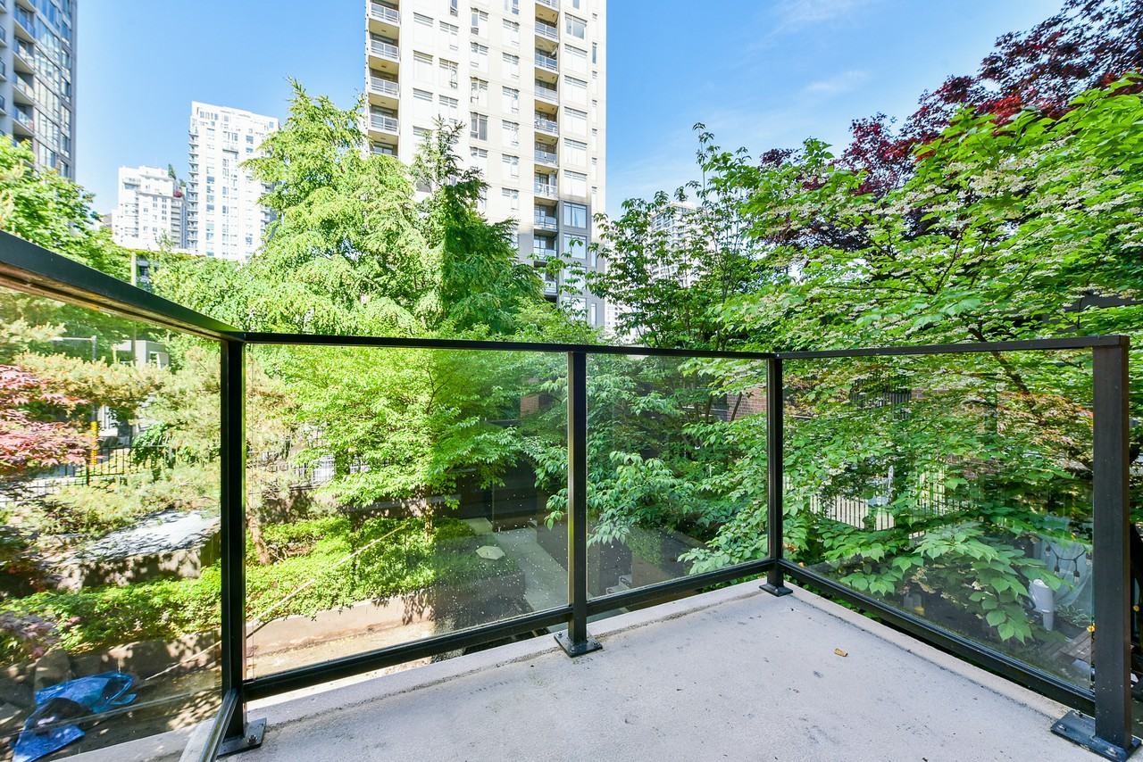 305, 1055 Homer Street - 1 #V - Photo 5 of 17