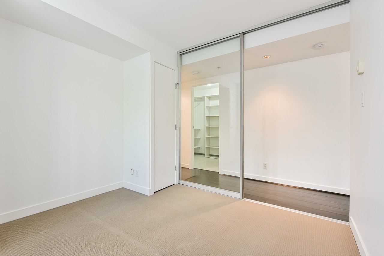 305, 1055 Homer Street - 1 #V - Photo 6 of 17
