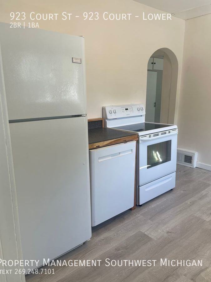 923 923 Court St - 923 Court - Photo 7 of 12