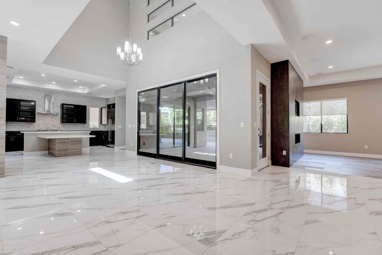86 Pristine Glen St - Photo 3 of 50