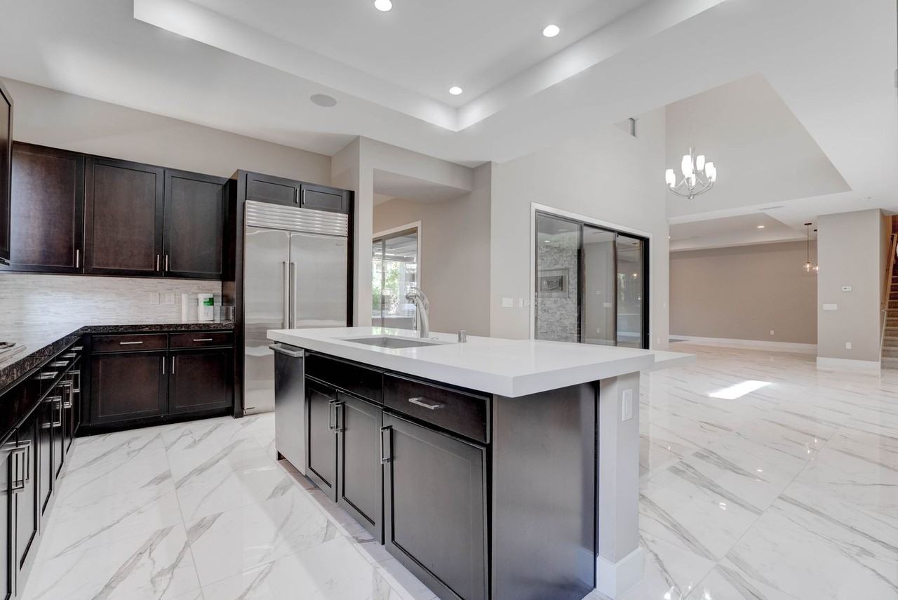 86 Pristine Glen St - Photo 6 of 50