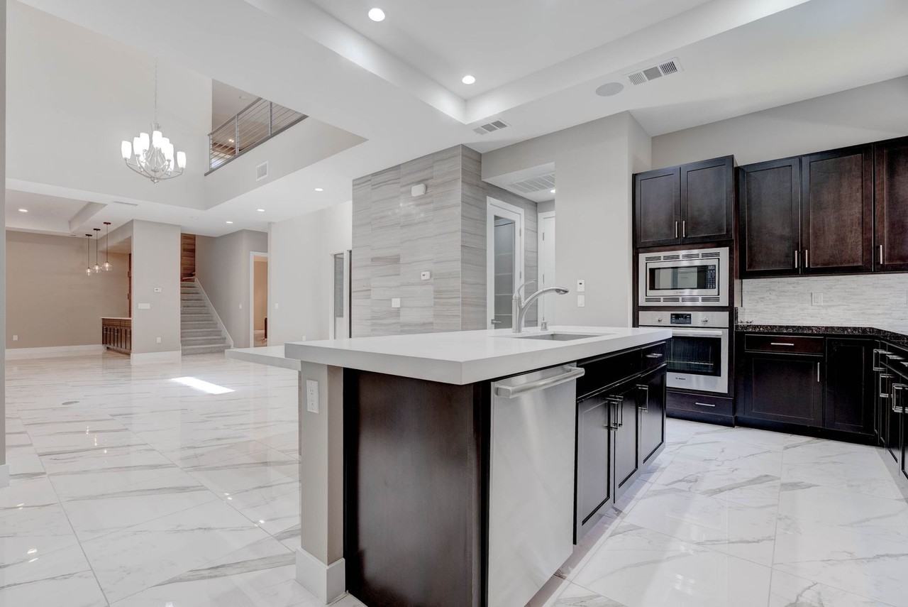 86 Pristine Glen St - Photo 7 of 50