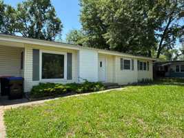 featured image of 804 E Clark St