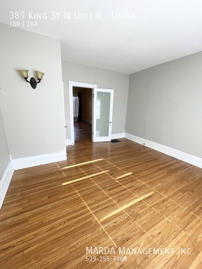 389 King St W Unit A - Photo 3 of 12