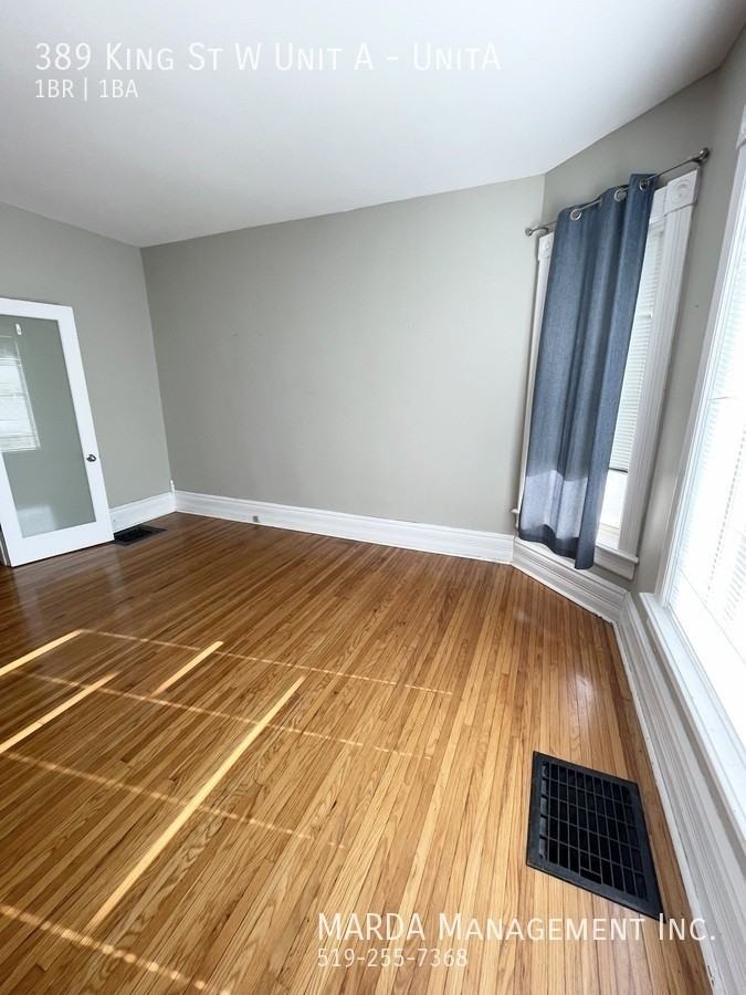 389 King St W Unit A - Photo 4 of 12