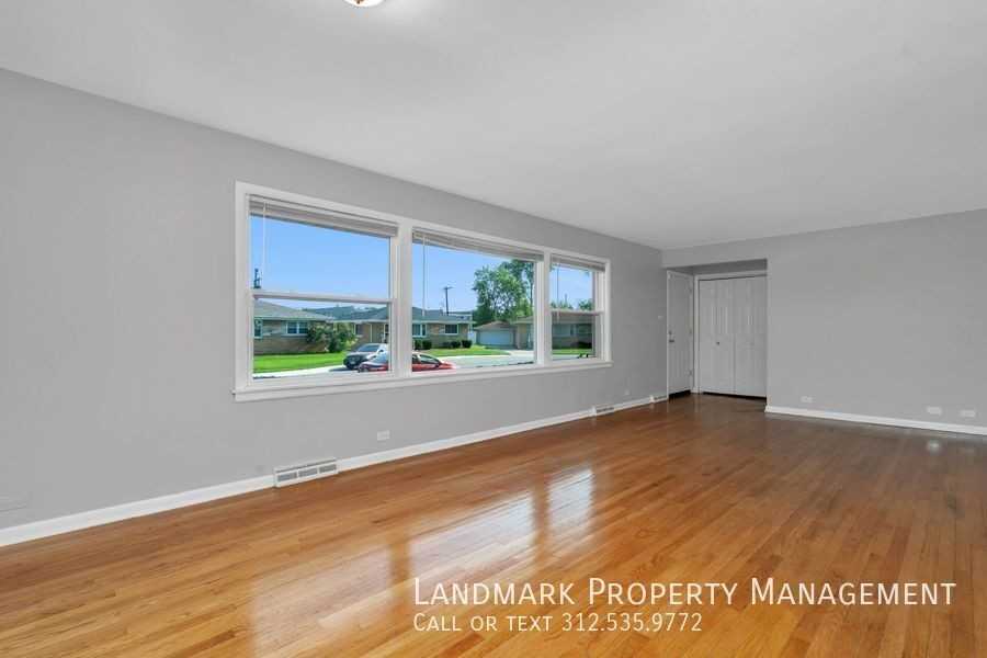 16246 Dobson Ave - Photo 4 of 15