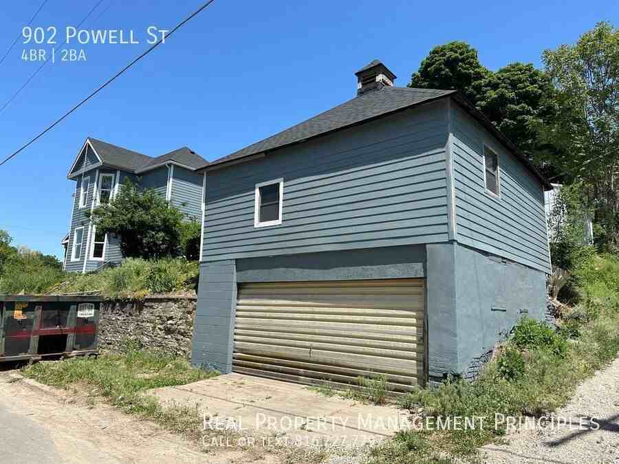 902 Powell St - Photo 2 of 33