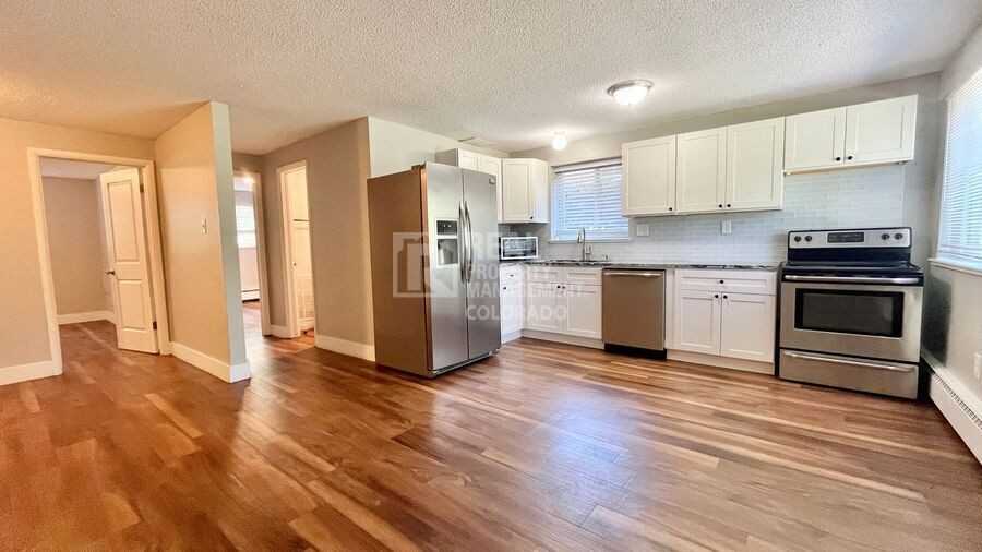 1720 S Cook St - Photo 4 of 15