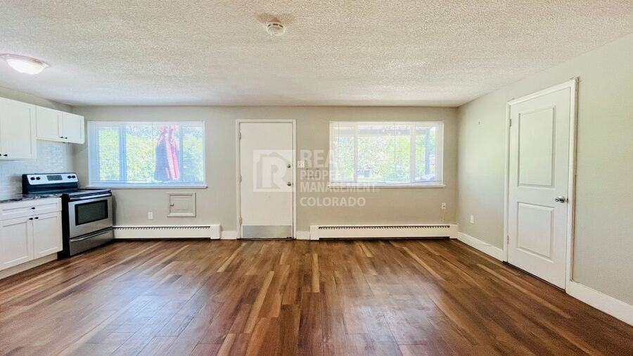 1720 S Cook St - Photo 7 of 15