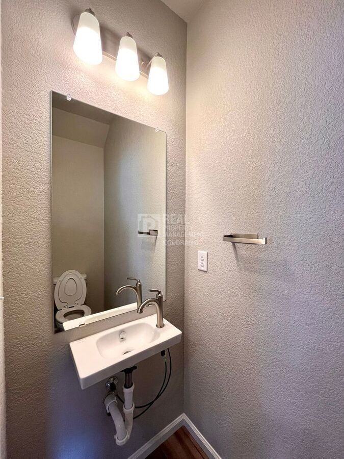 9286 Henson Pl - Photo 5 of 18