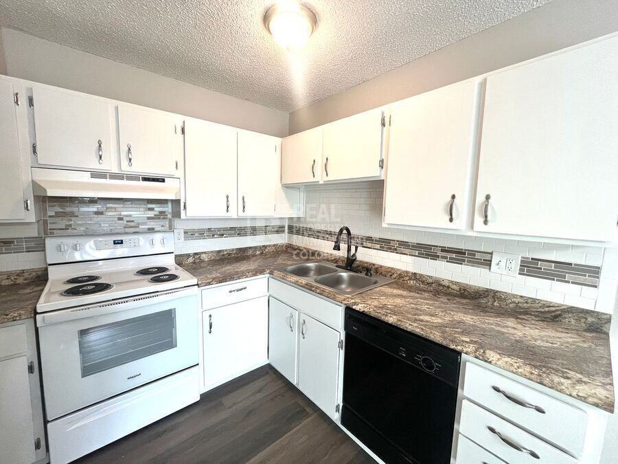 3005 E Fountain Blvd - Photo 5 of 19