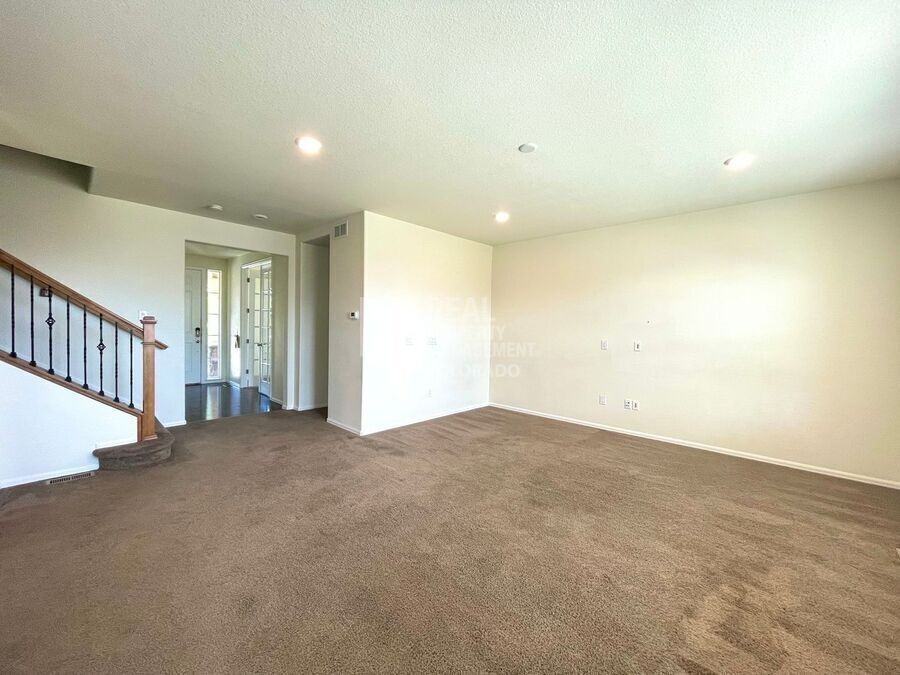 15098 Chicago St - Photo 4 of 21