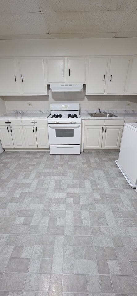 2243 W Fayette St - Photo 5 of 11