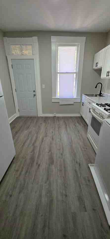 1946 Harlem Ave - Photo 3 of 9