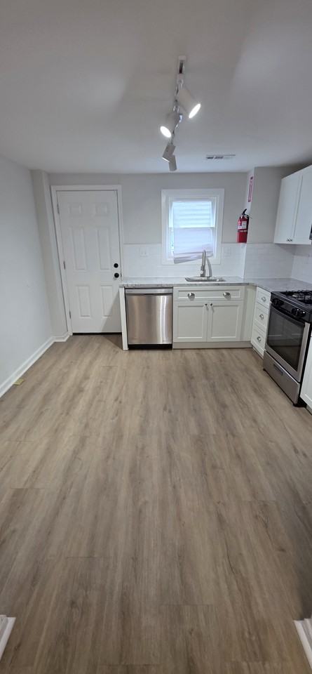 111 N Janney St - Photo 3 of 9