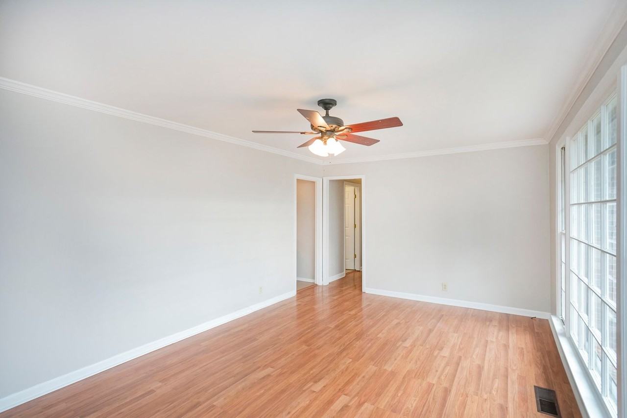 610 Ashley Ct - Photo 5 of 48