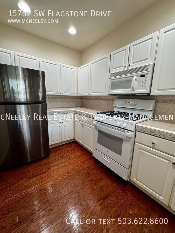 15762 Sw Flagstone Dr - Photo 3 of 13