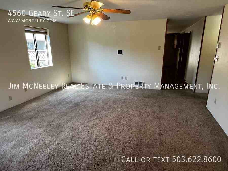 4560 Geary St Se - Photo 2 of 27