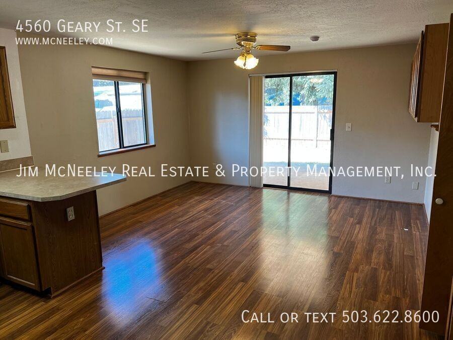 4560 Geary St Se - Photo 6 of 27
