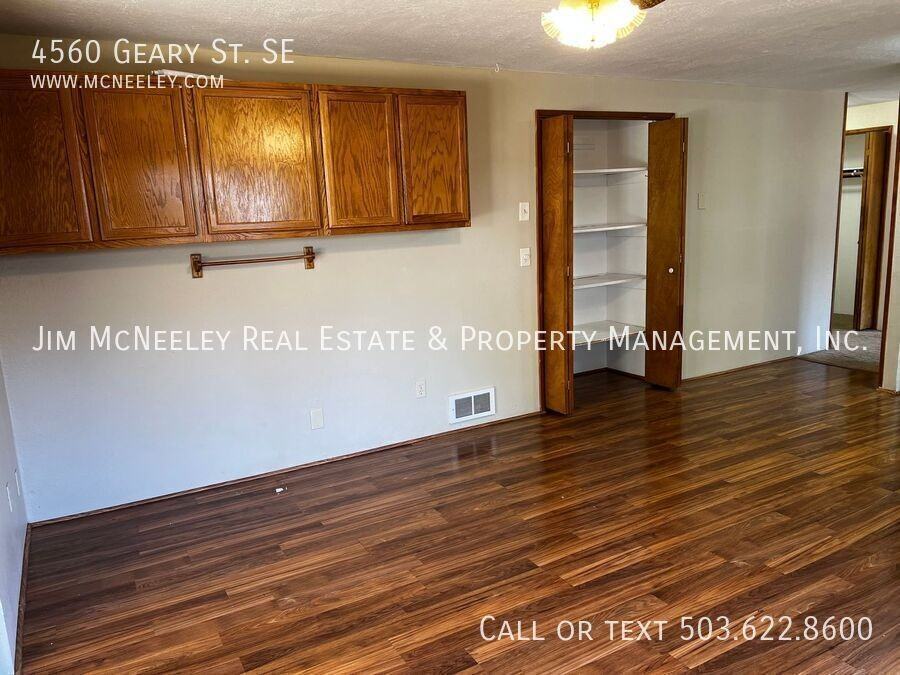 4560 Geary St Se - Photo 7 of 27