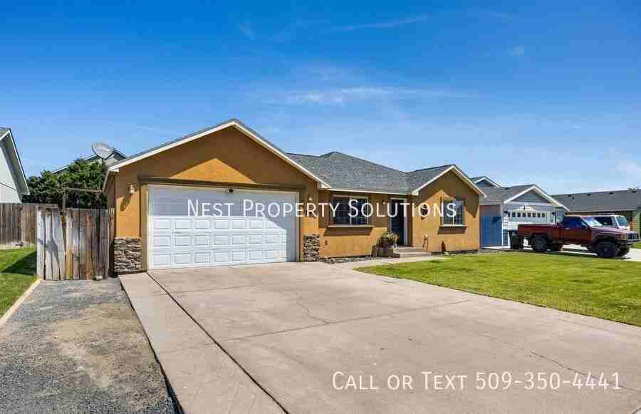 547 S Bayside St - Photo 3 of 35