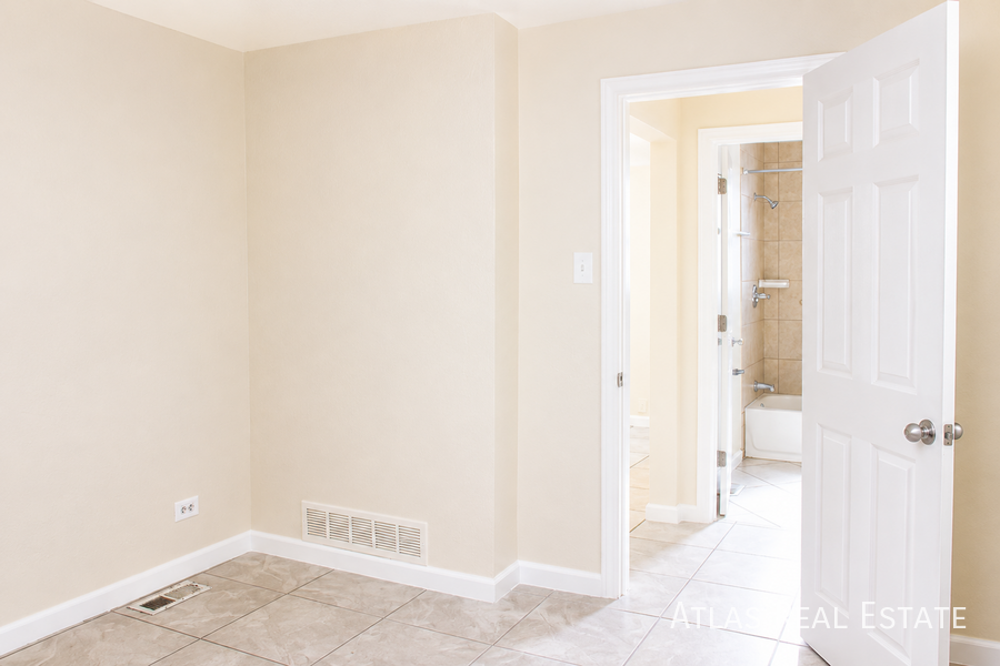 1538 Uinta St - Photo 2 of 10