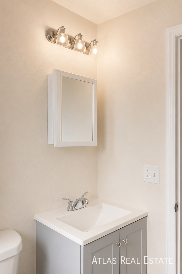 1538 Uinta St - Photo 3 of 10