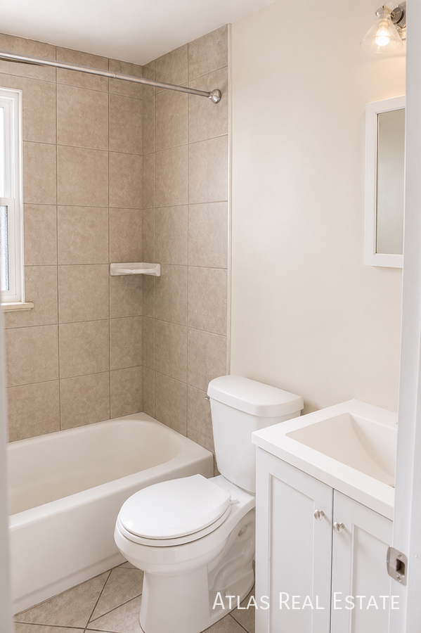 1538 Uinta St - Photo 4 of 10