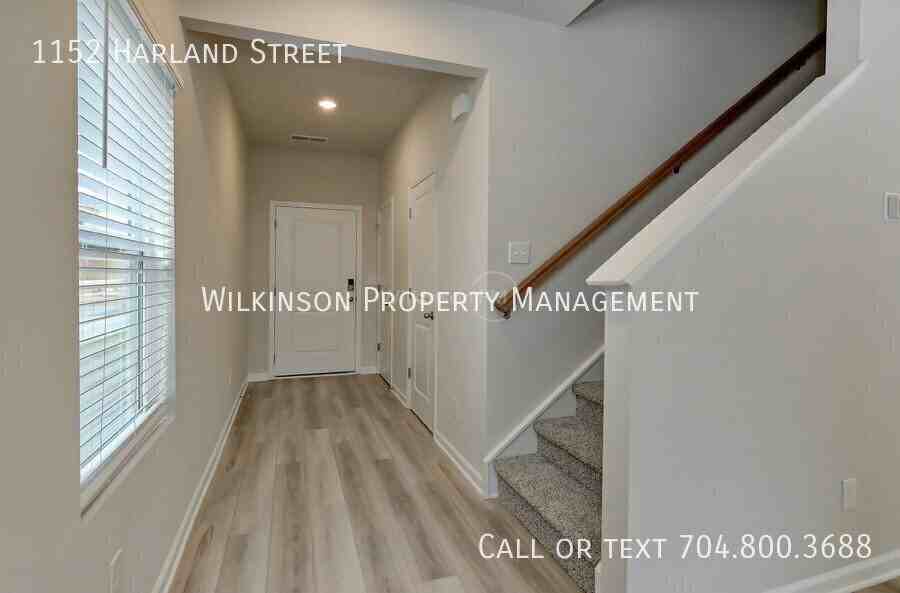 1152 Harland St - Photo 4 of 32