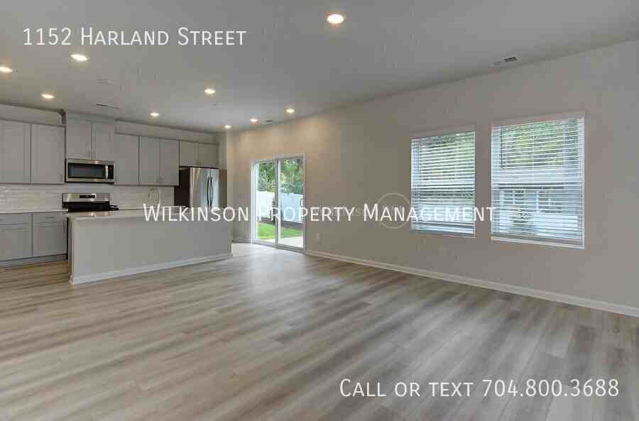 1152 Harland St - Photo 5 of 32