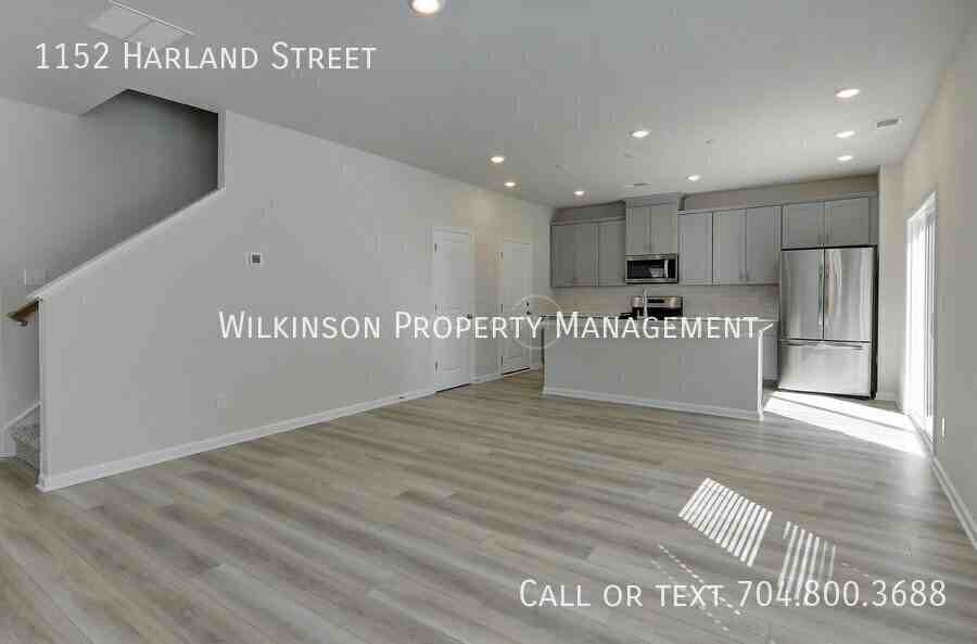1152 Harland St - Photo 6 of 32