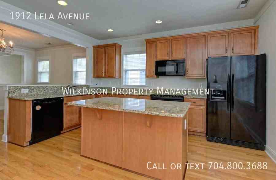 1912 Lela Ave - Photo 5 of 33