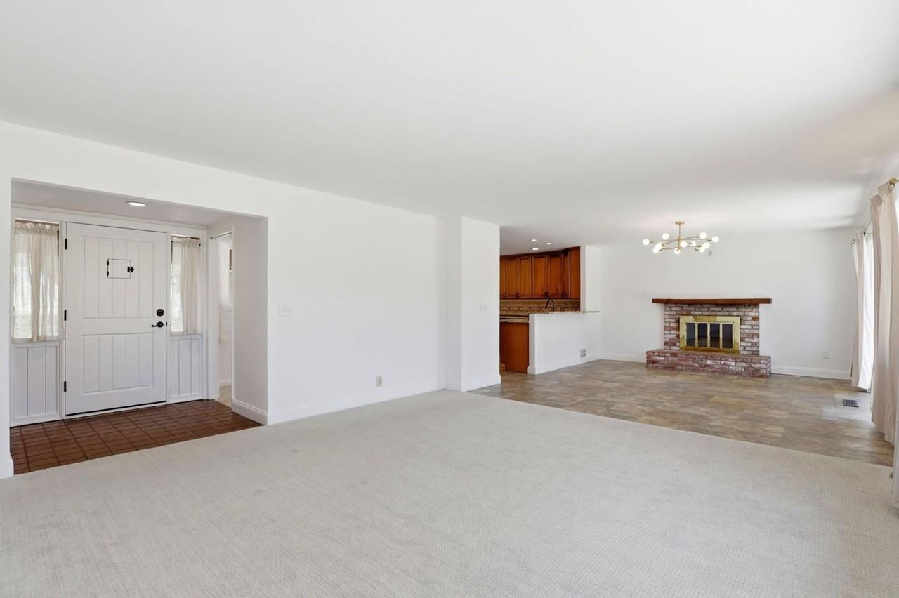 10200 Parrish View Dr - Photo 6 of 43