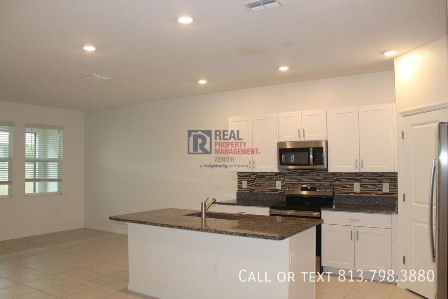 10821 Fowlers Bluff Ct - Photo 4 of 22