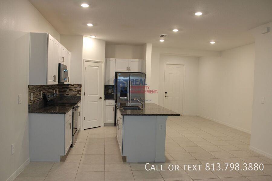10821 Fowlers Bluff Ct - Photo 7 of 22